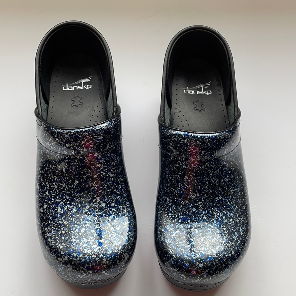 Dansko overspray leather clog size 10.5/11